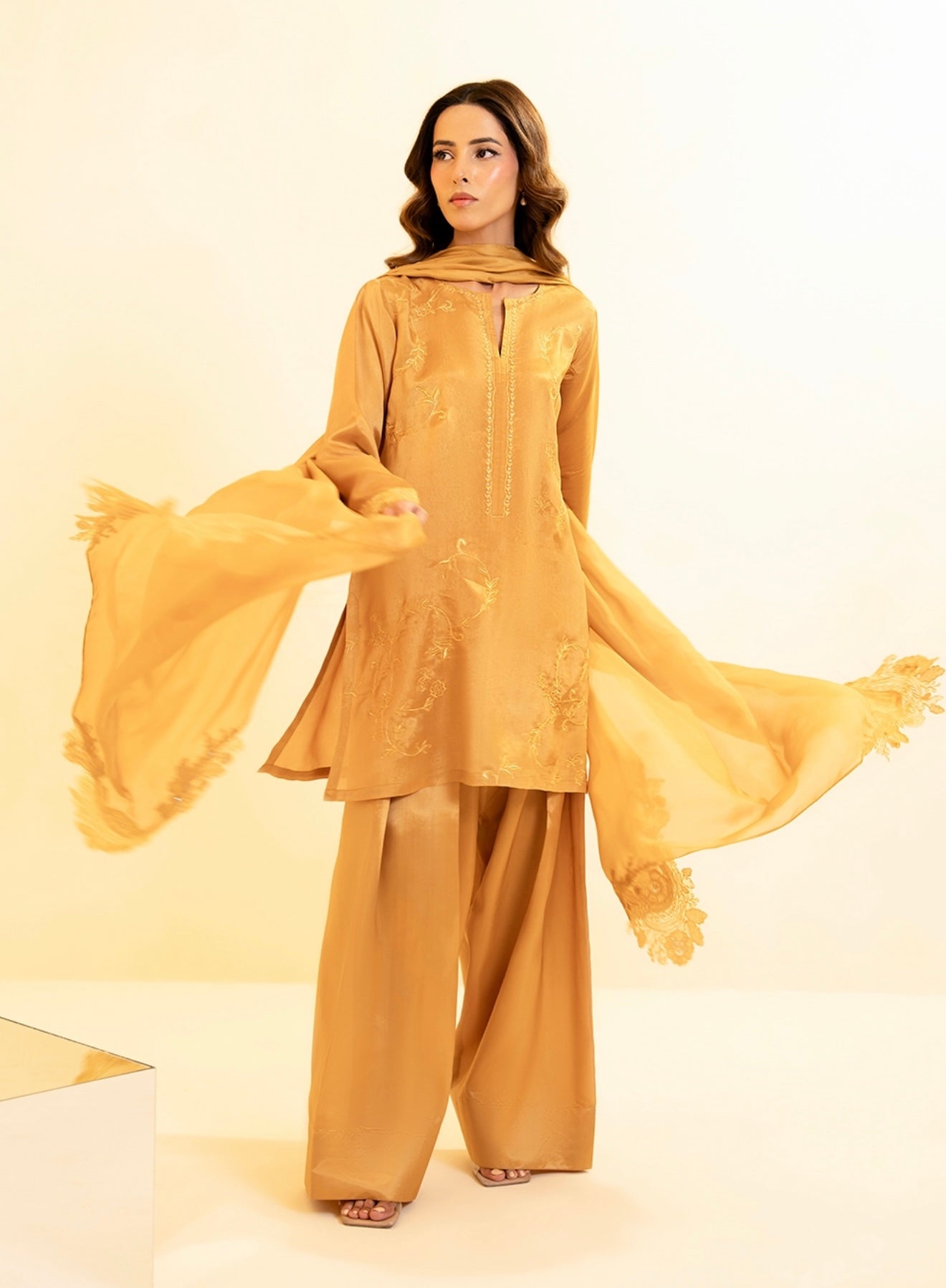 Gold Farshi set