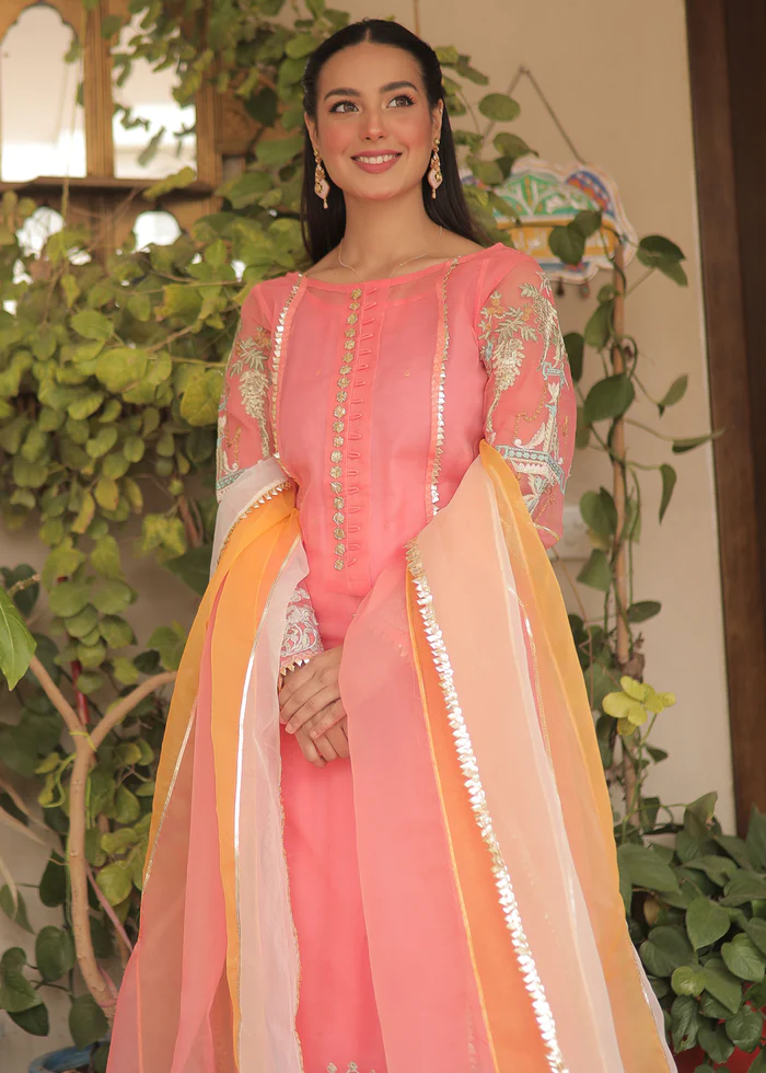 Lotus Outfit in Pink