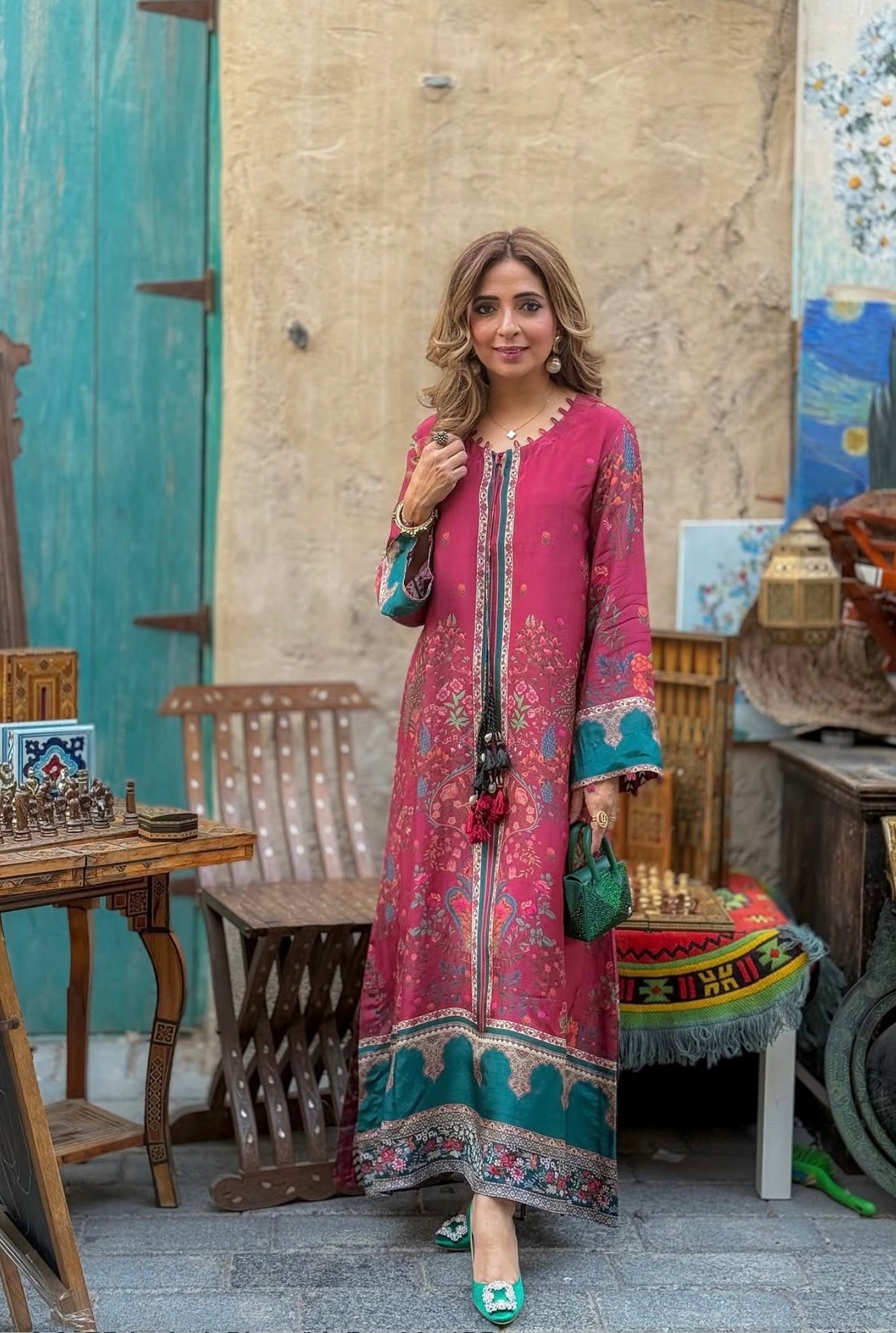 The Scarlet kaftan