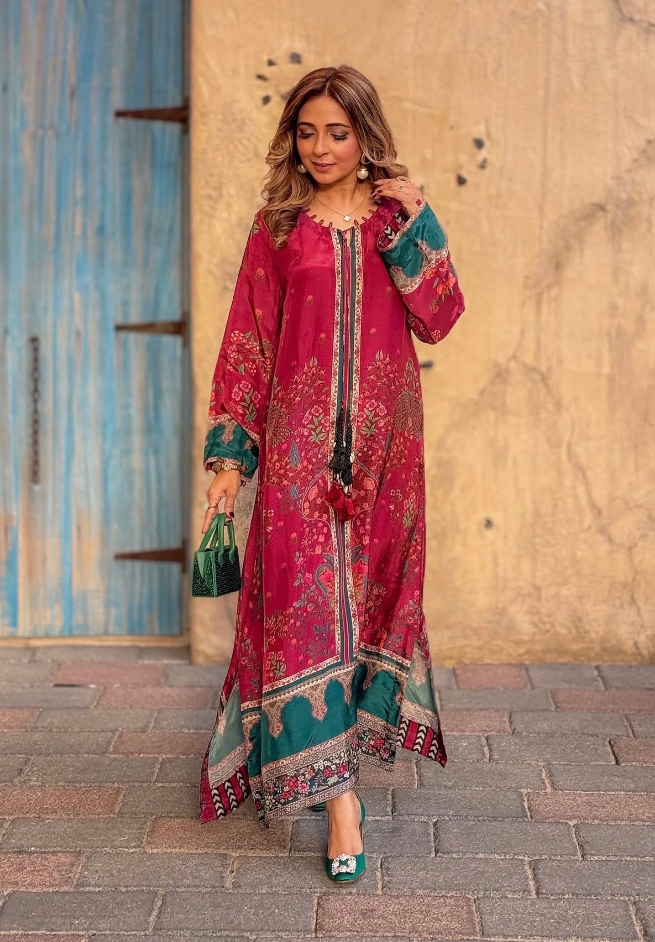 The Scarlet kaftan