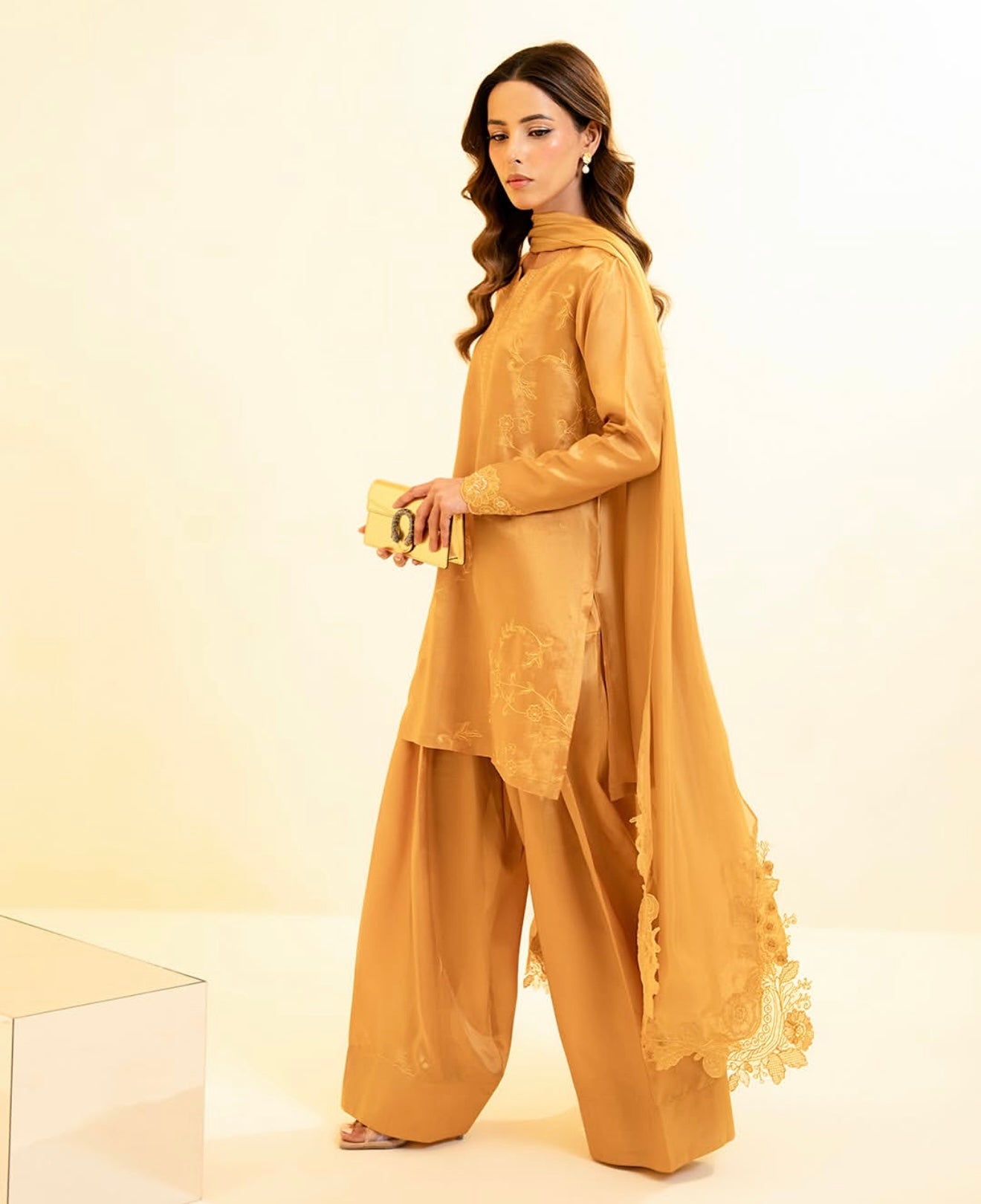 Gold Farshi set