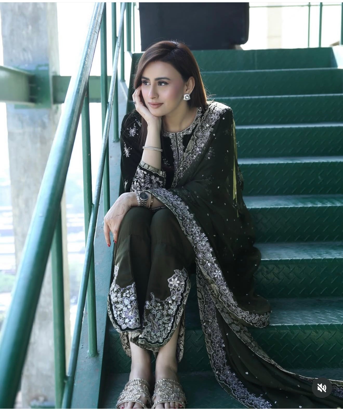 EMBROIDERED VELVET SF-4311