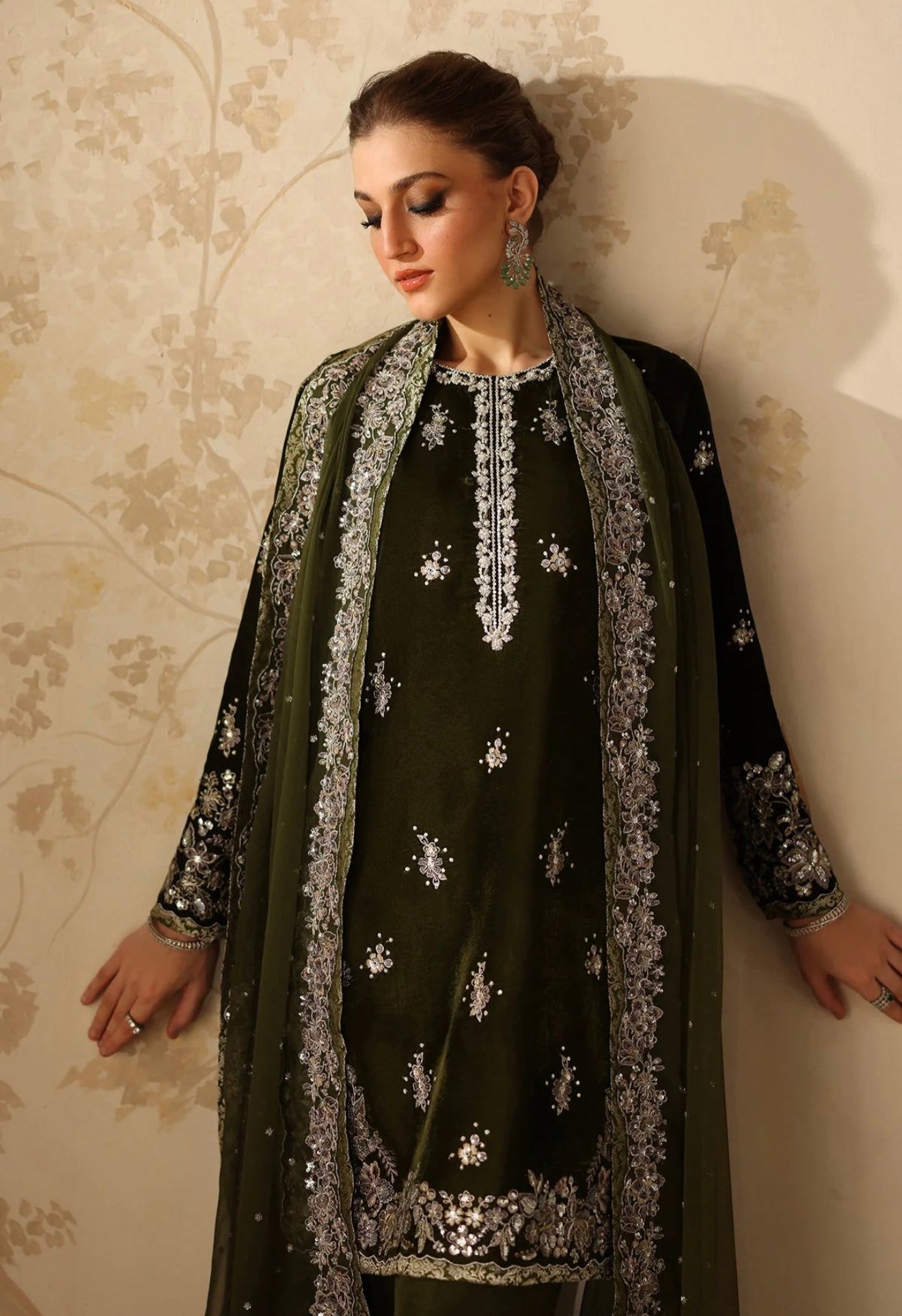 EMBROIDERED VELVET SF-4311