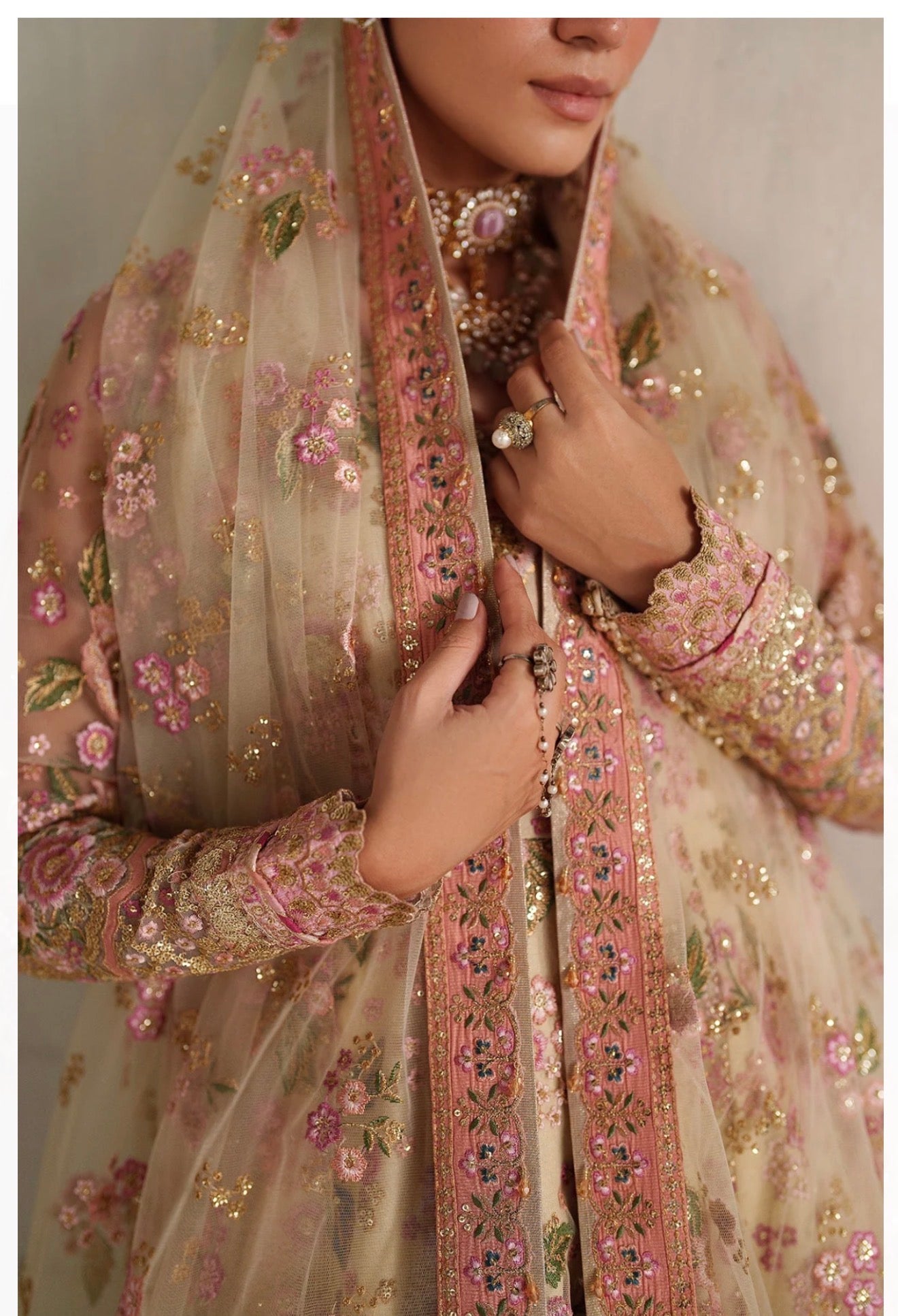 EMBROIDERED NET SF-4371
